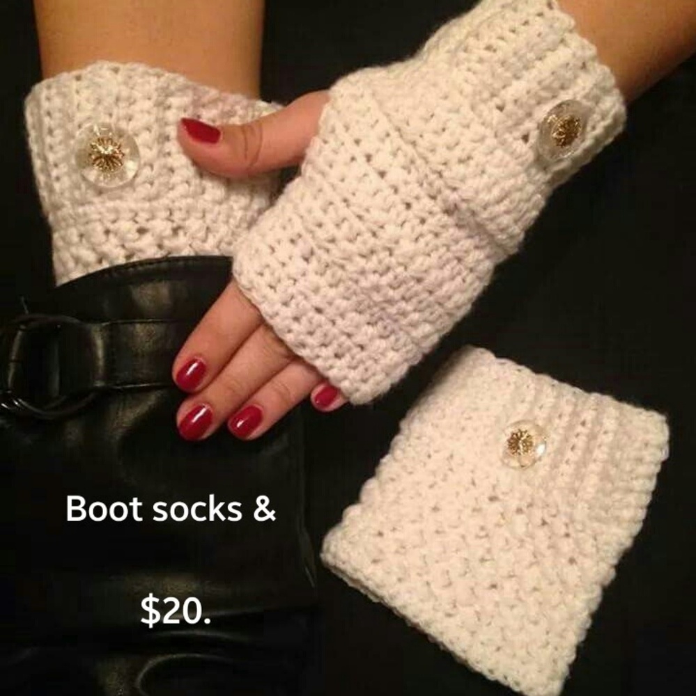 Boot socks and fingerless gloves set